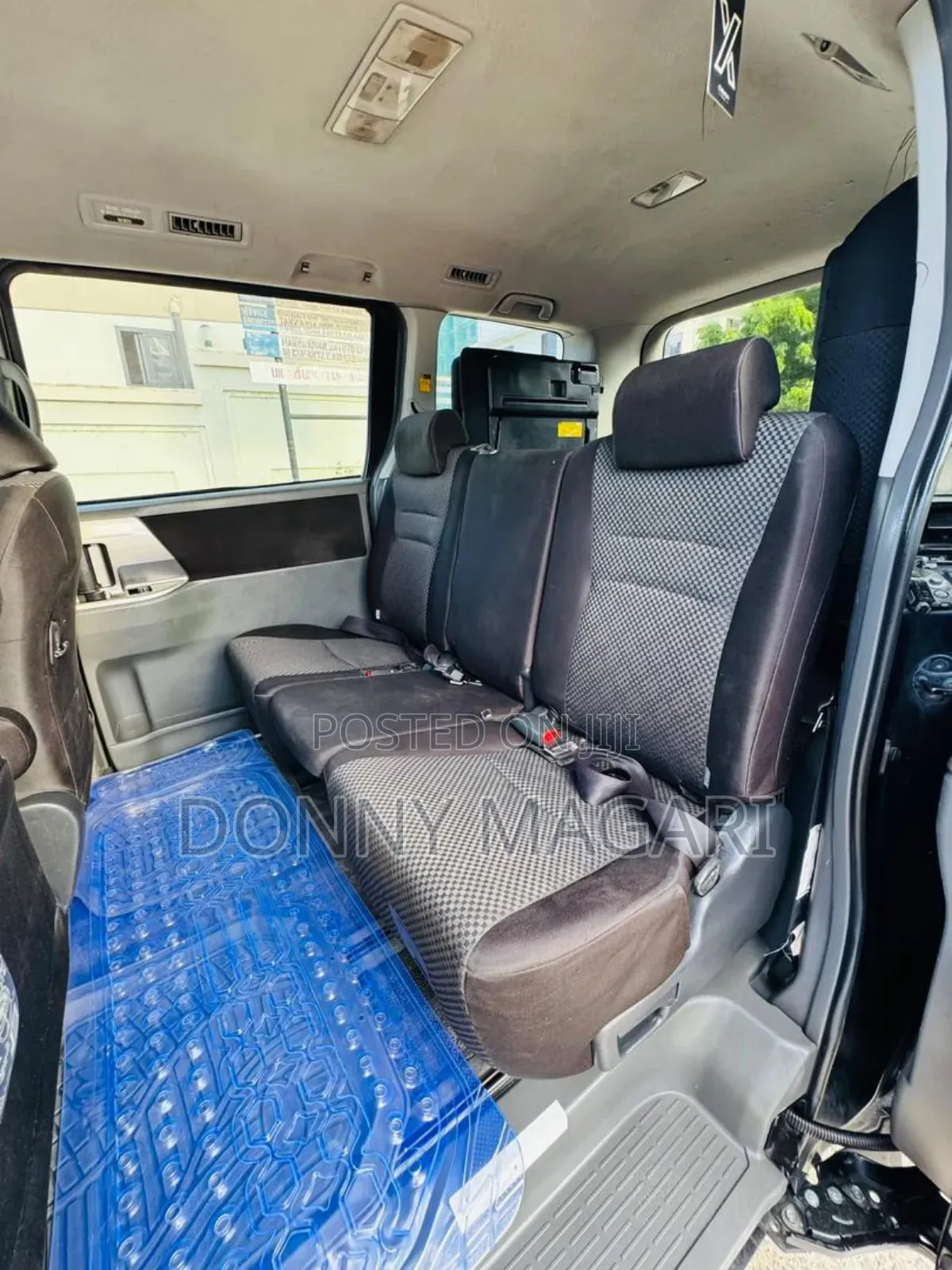 Toyota Noah 2010 Black