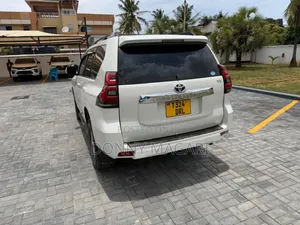 Toyota Land Cruiser Prado 2.7 2017 White