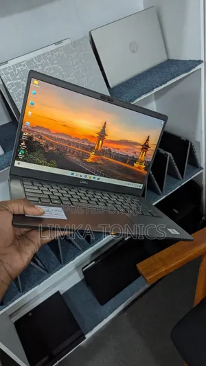 New Laptop Dell 16GB Intel Core i7 SSD 512GB