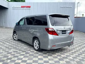 Toyota Alphard 2010 Silver