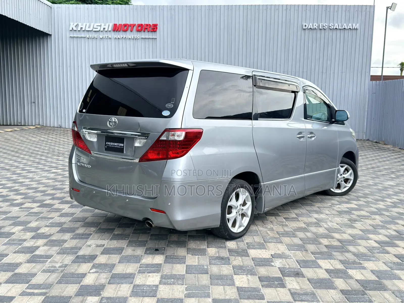 Toyota Alphard 2010 Silver