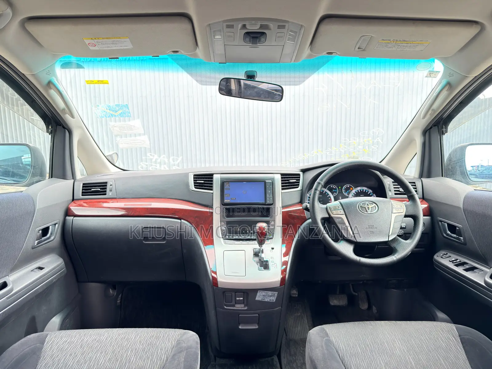 Toyota Alphard 2010 Silver