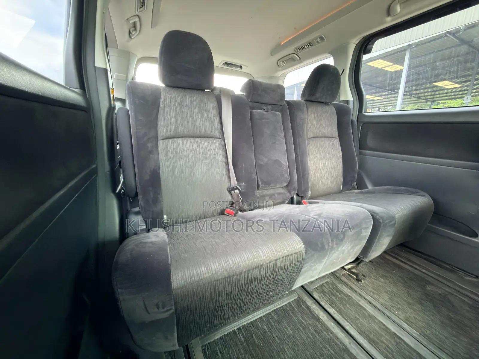 Toyota Alphard 2010 Silver