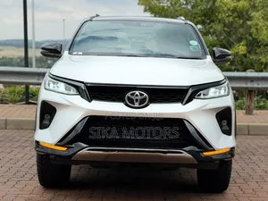 Toyota Fortuner 2.8 D RWD 2024 White