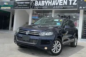 Volkswagen Touareg 2011 Blue