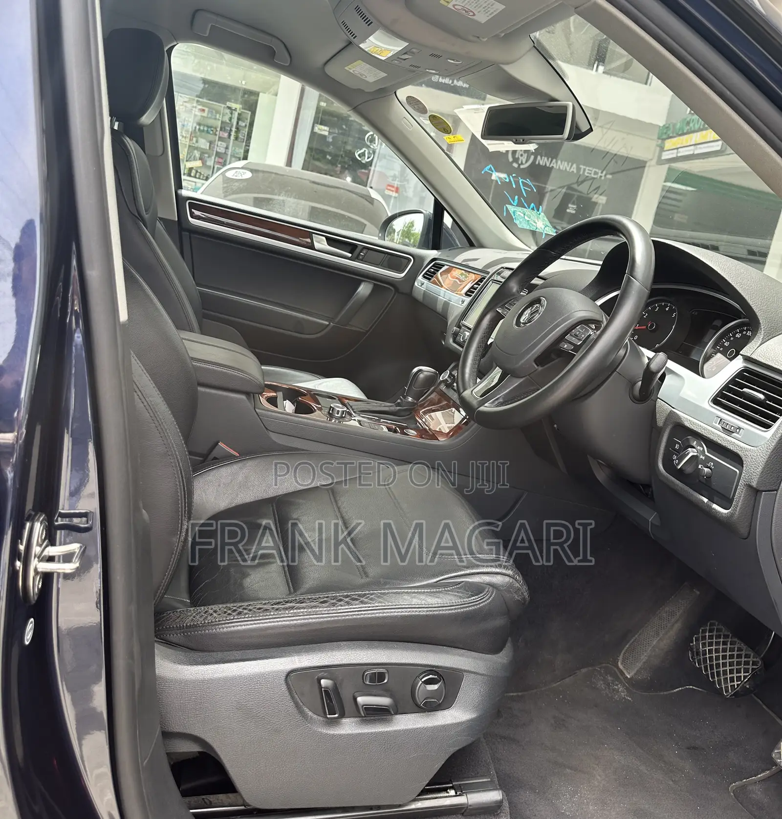 Volkswagen Touareg 2011 Blue