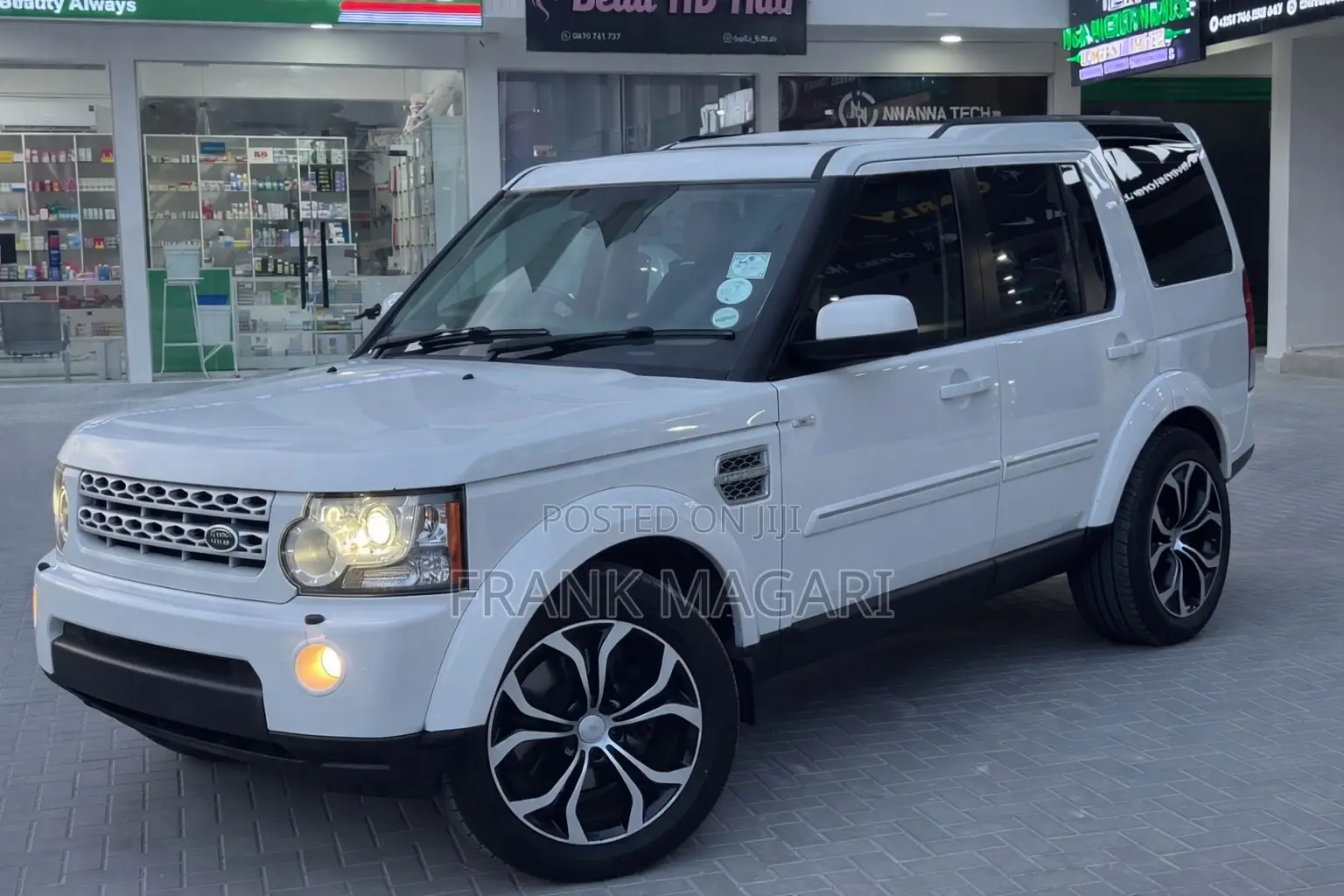 Land Rover Discovery 2013 White