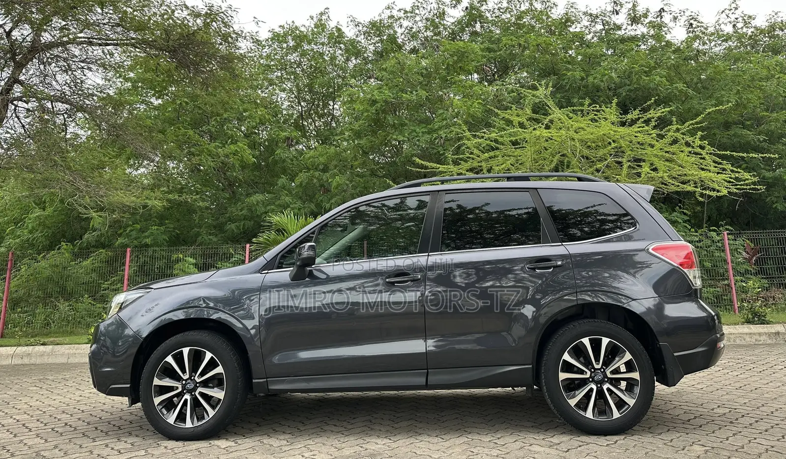 Subaru Forester 2017 Gray