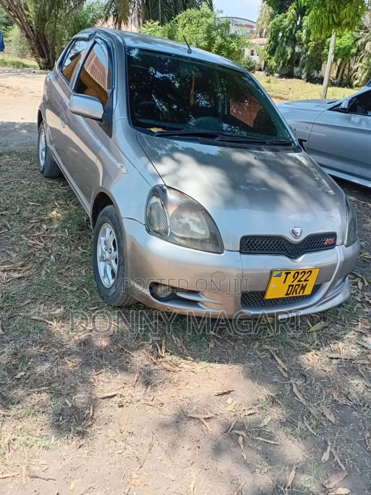Toyota Vitz 2004 Gray