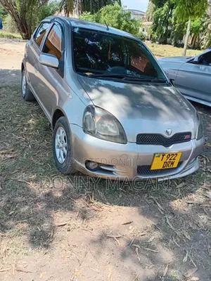 Toyota Vitz 2004 Gray