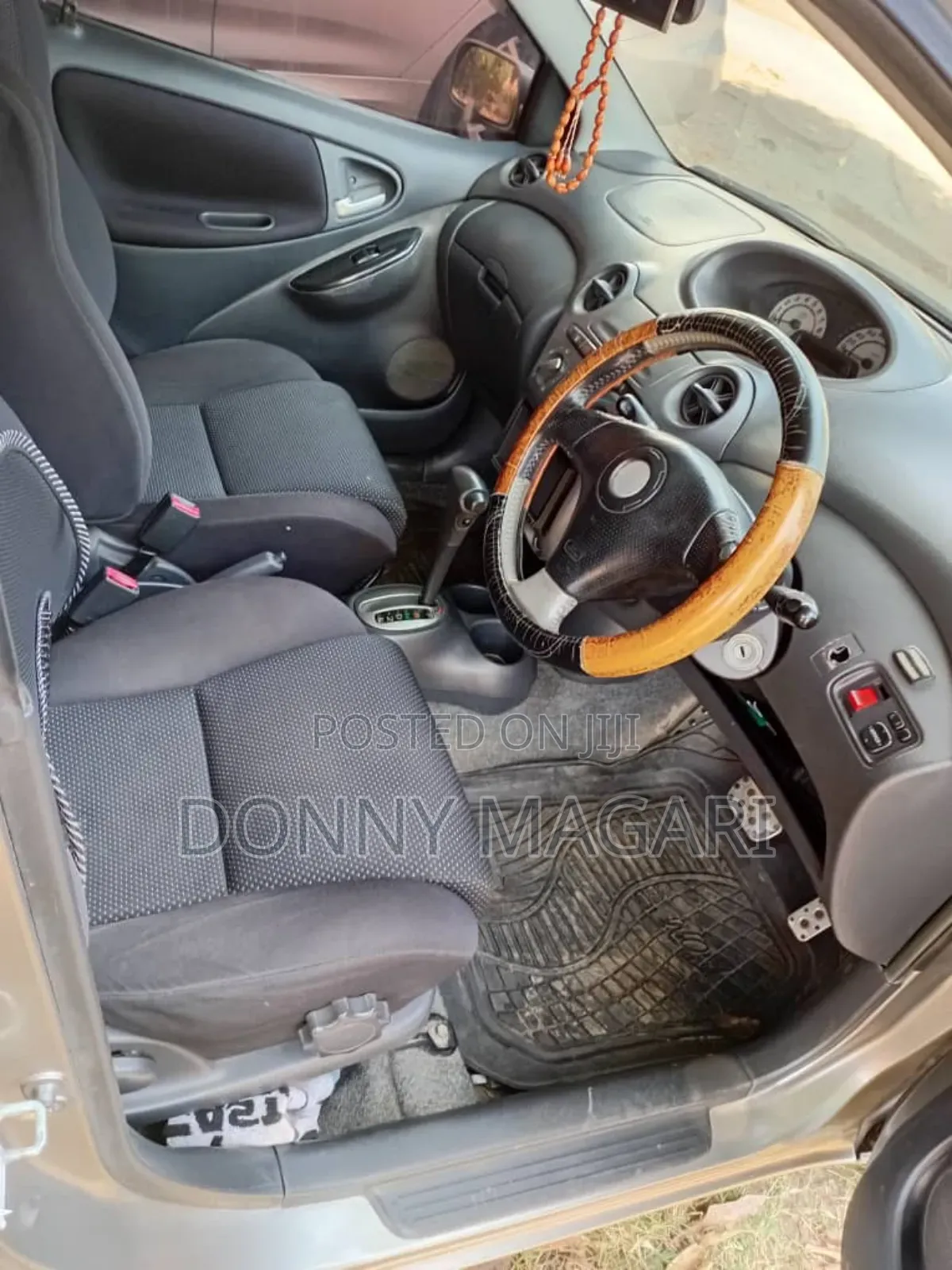 Toyota Vitz 2004 Gray