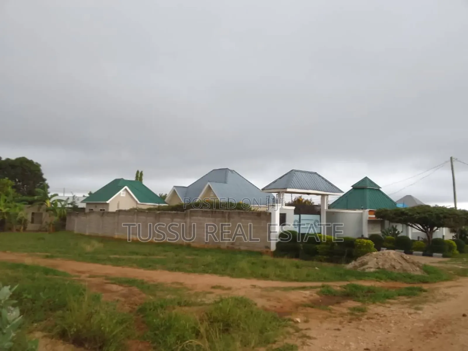 5bdrm House in Mabwepande, Kinondoni for sale