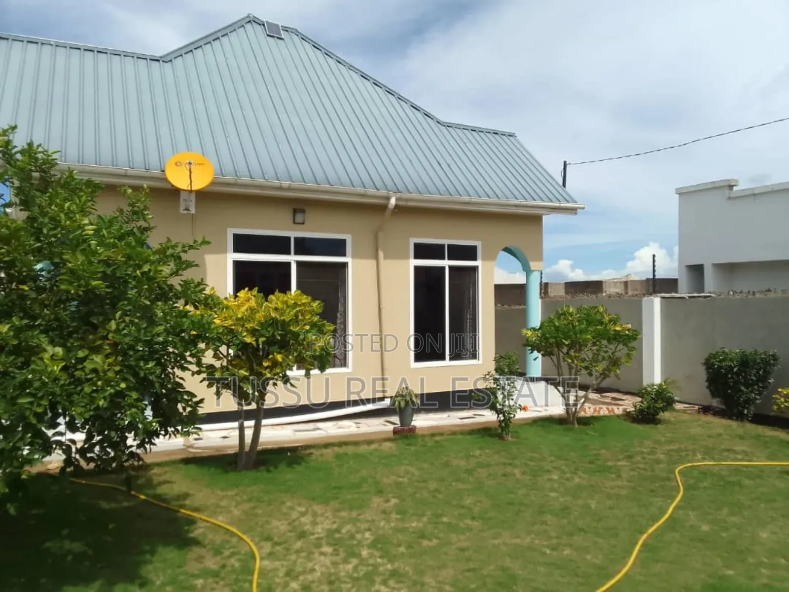 5bdrm House in Mabwepande, Kinondoni for sale