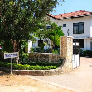 12bdrm House in Kawe Beach, Kinondoni for sale
