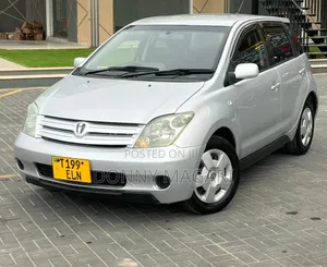 Toyota IST 2005 Silver
