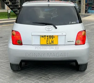 Toyota IST 2005 Silver