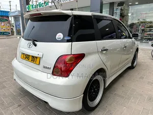 Toyota IST 2004 White