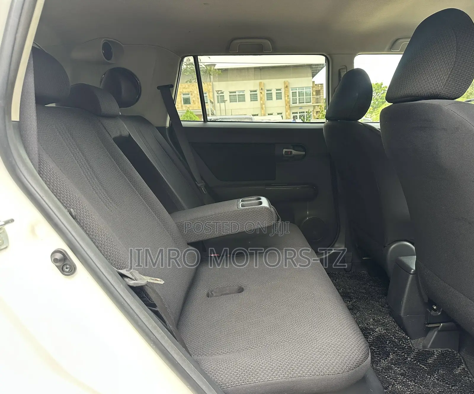 Toyota Corolla Rumion 2009 White