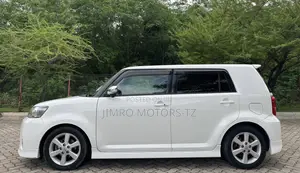Toyota Corolla Rumion 2009 White