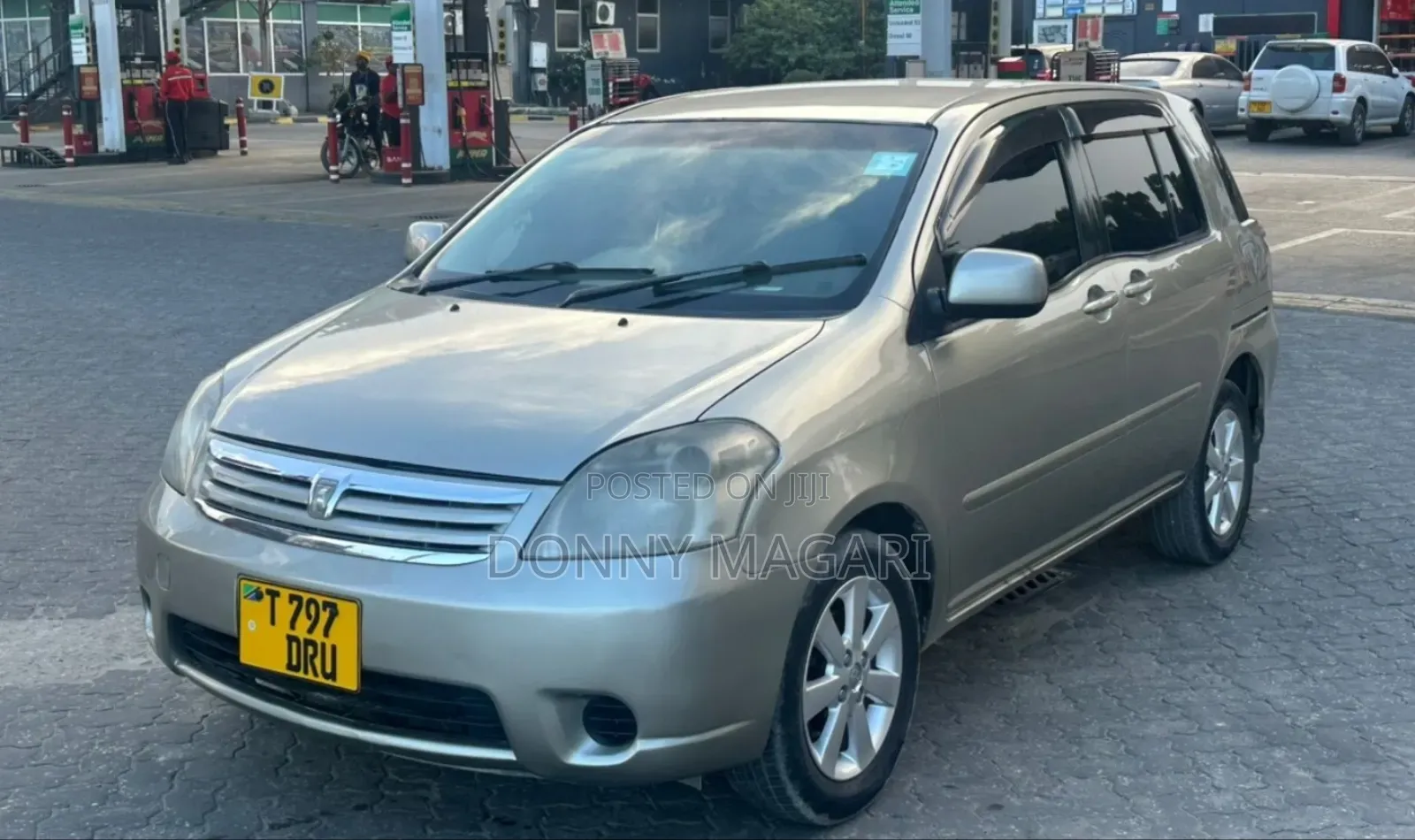 Toyota Raum 2005 Silver