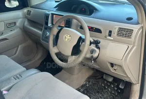 Toyota Raum 2005 Silver