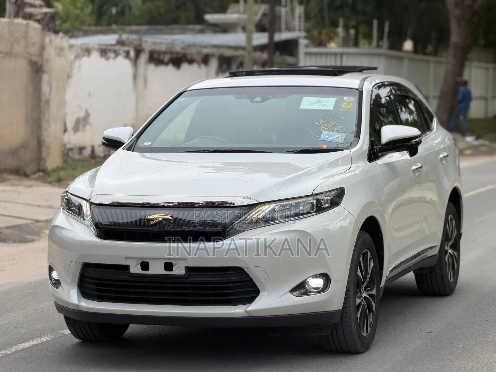 Toyota Harrier 2.0 4WD 2016 Pearl
