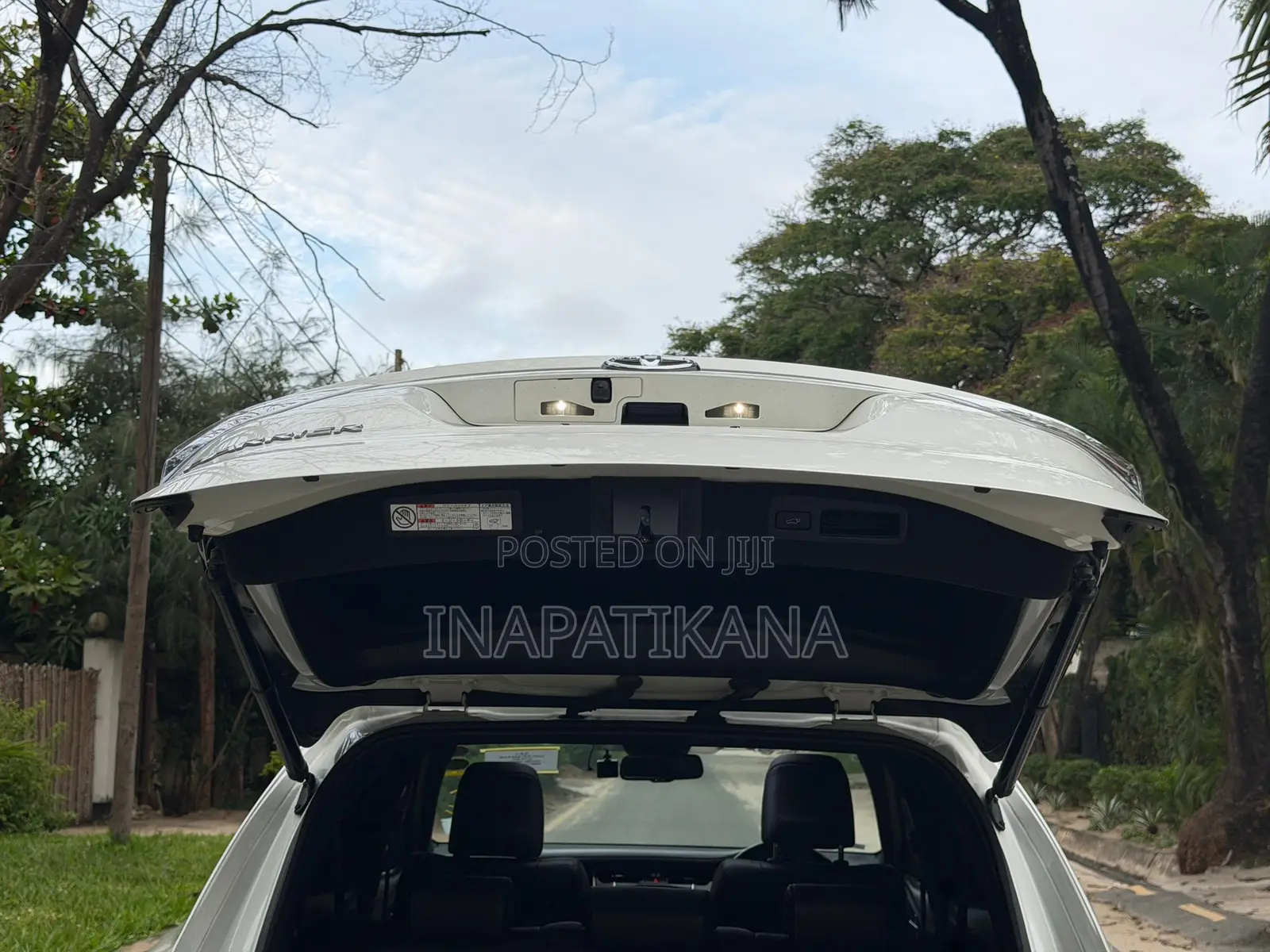 Toyota Harrier 2.0 4WD 2016 Pearl