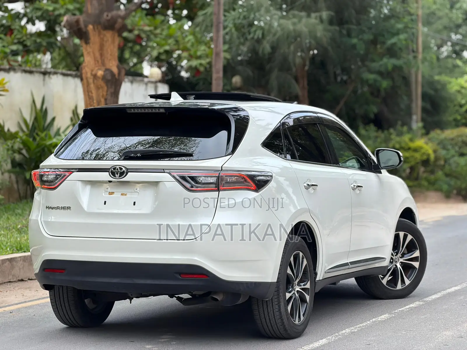 Toyota Harrier 2.0 4WD 2016 Pearl