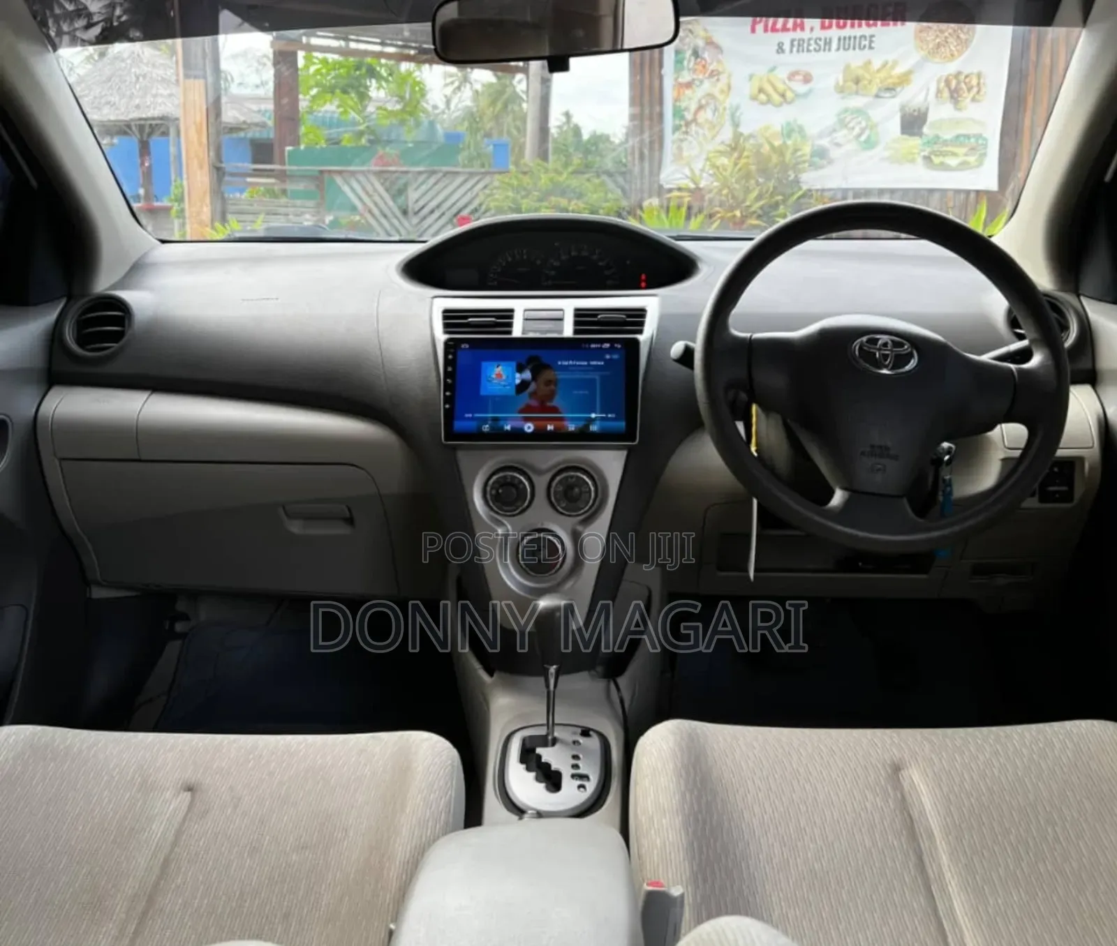 Toyota Belta 2010 Silver