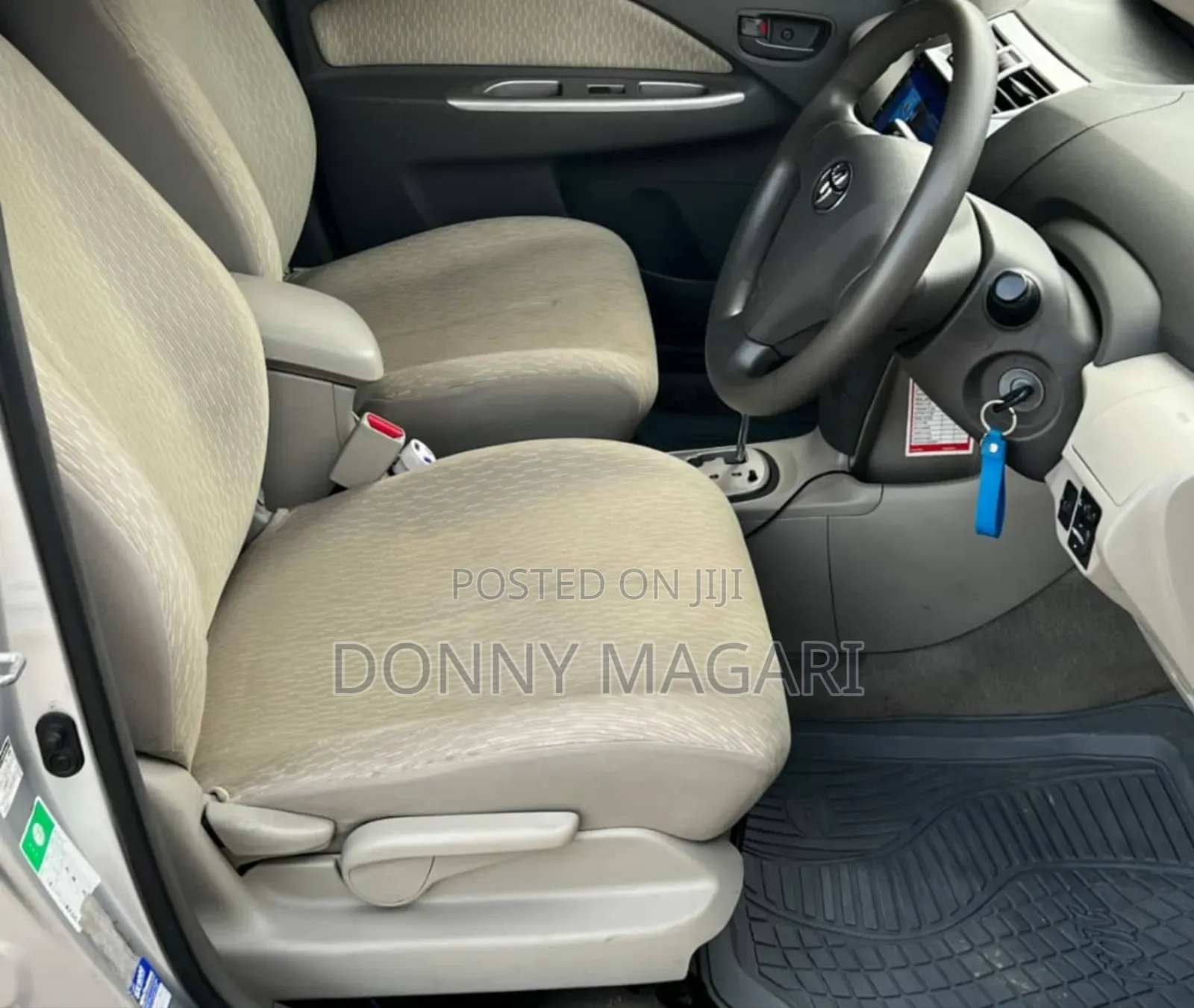 Toyota Belta 2010 Silver