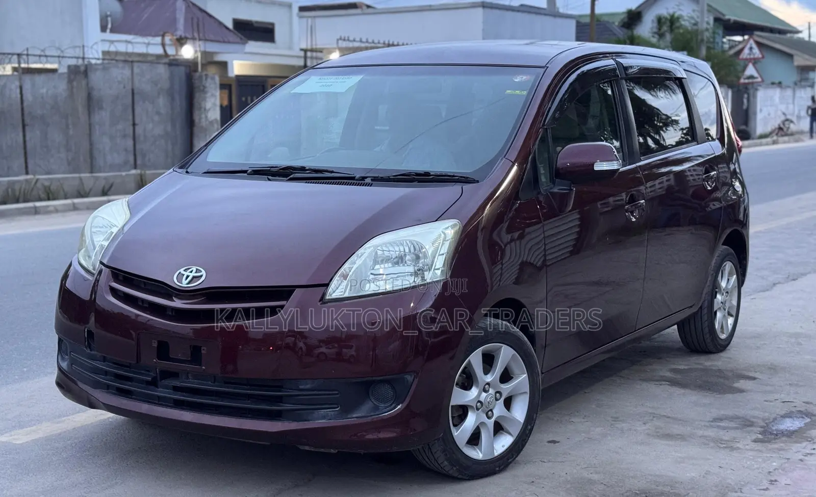 Toyota Passo Sette 2010 Burgundy