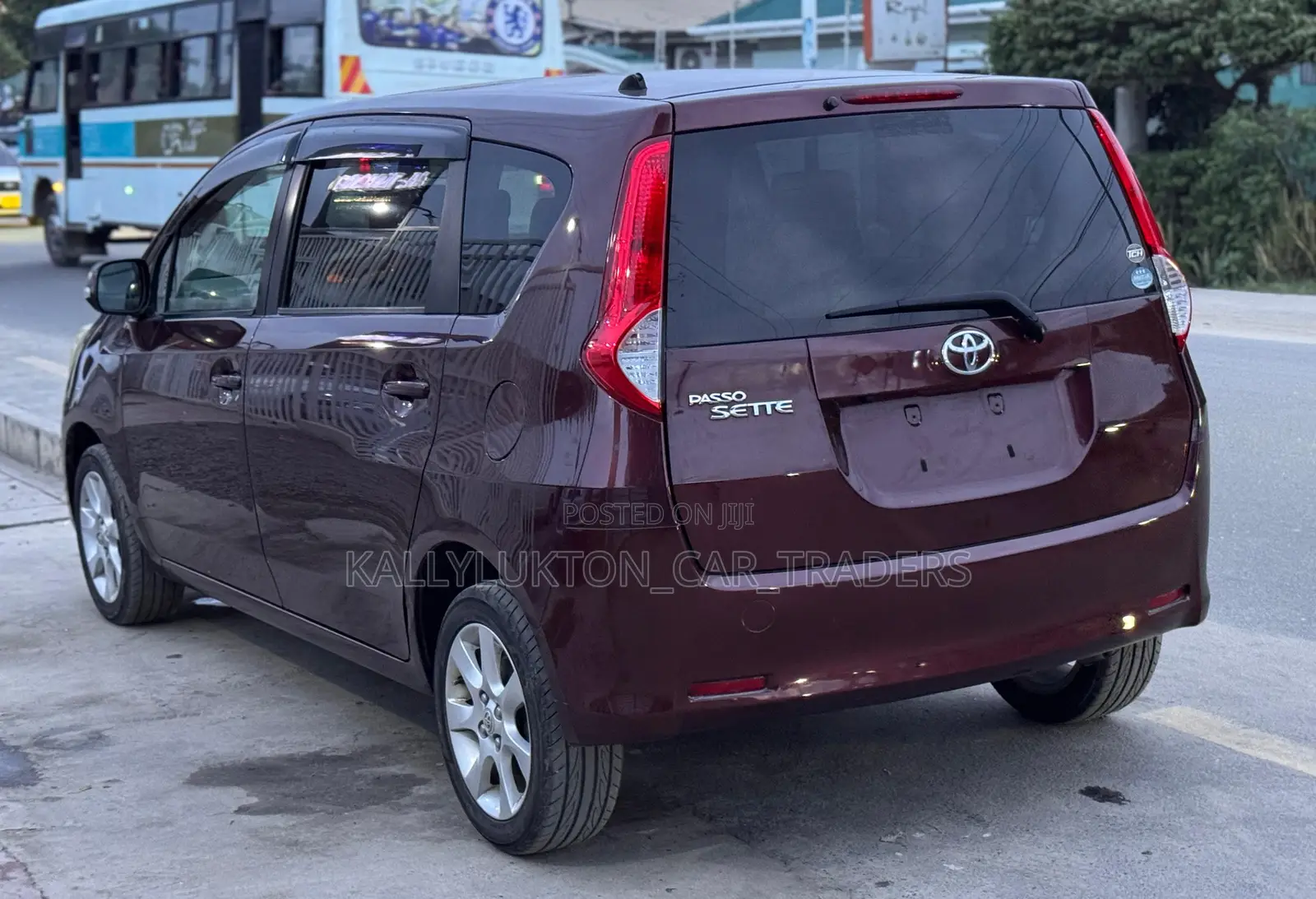 Toyota Passo Sette 2010 Burgundy
