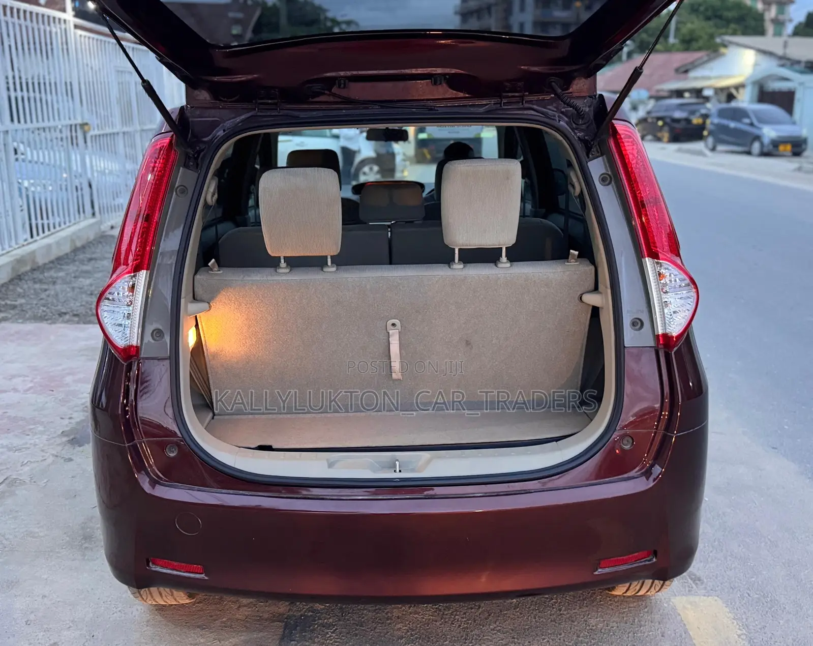 Toyota Passo Sette 2010 Burgundy