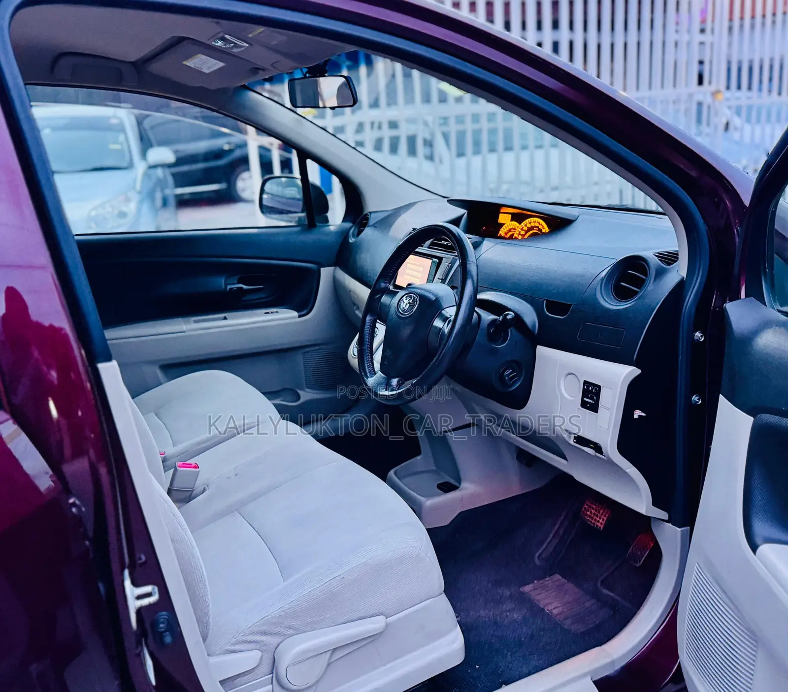 Toyota Passo Sette 2010 Burgundy