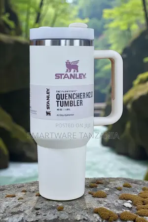 Stanley Flowstate Quencher H2.0 Tumbler 40oz Cream Minimal