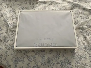 New Laptop Apple MacBook Air 2023 M2 8GB Apple M2 SSD 512GB