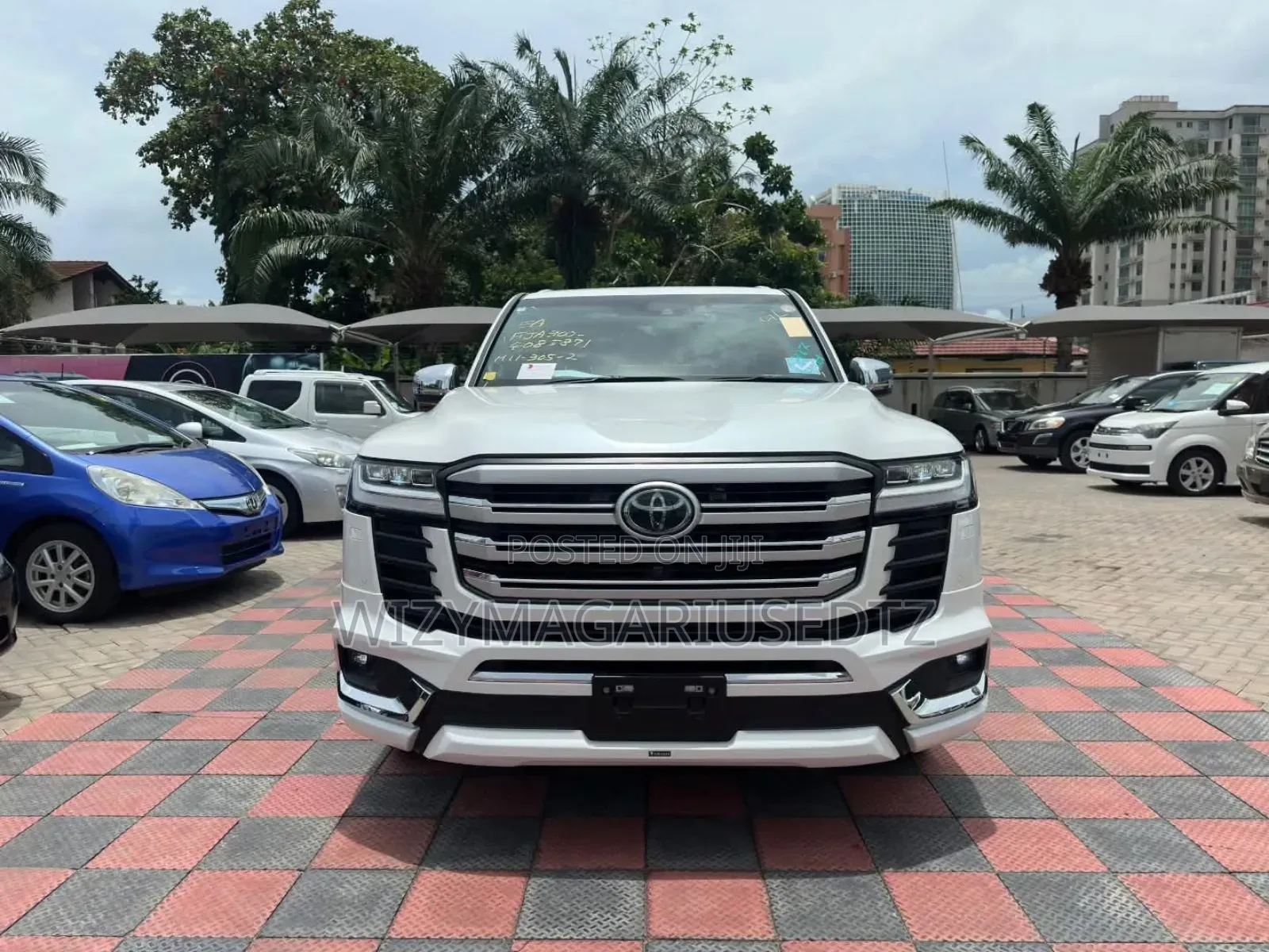 Toyota Land Cruiser 2024 Gold