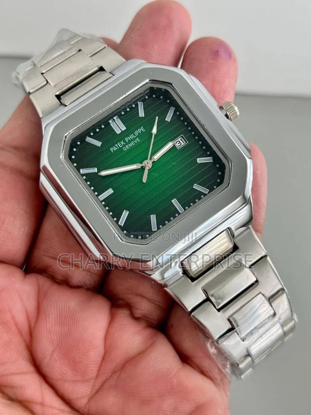 Patek Philippe for That High Class Look You Want Get This Unisex Watch