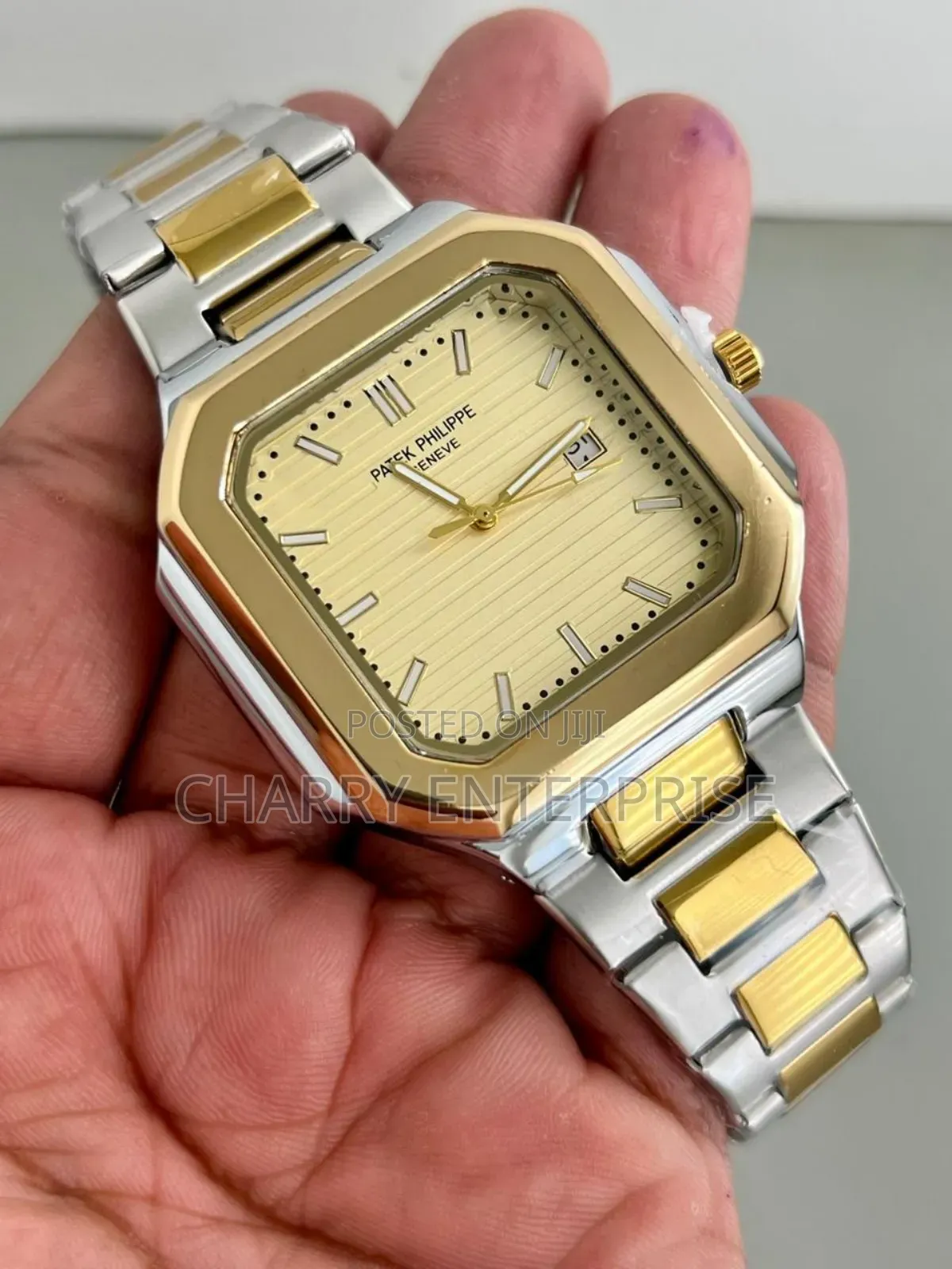Patek Philippe for That High Class Look You Want Get This Unisex Watch