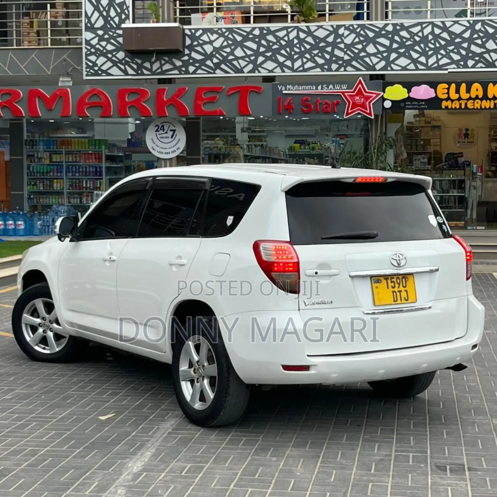 Toyota Vanguard 2009 White