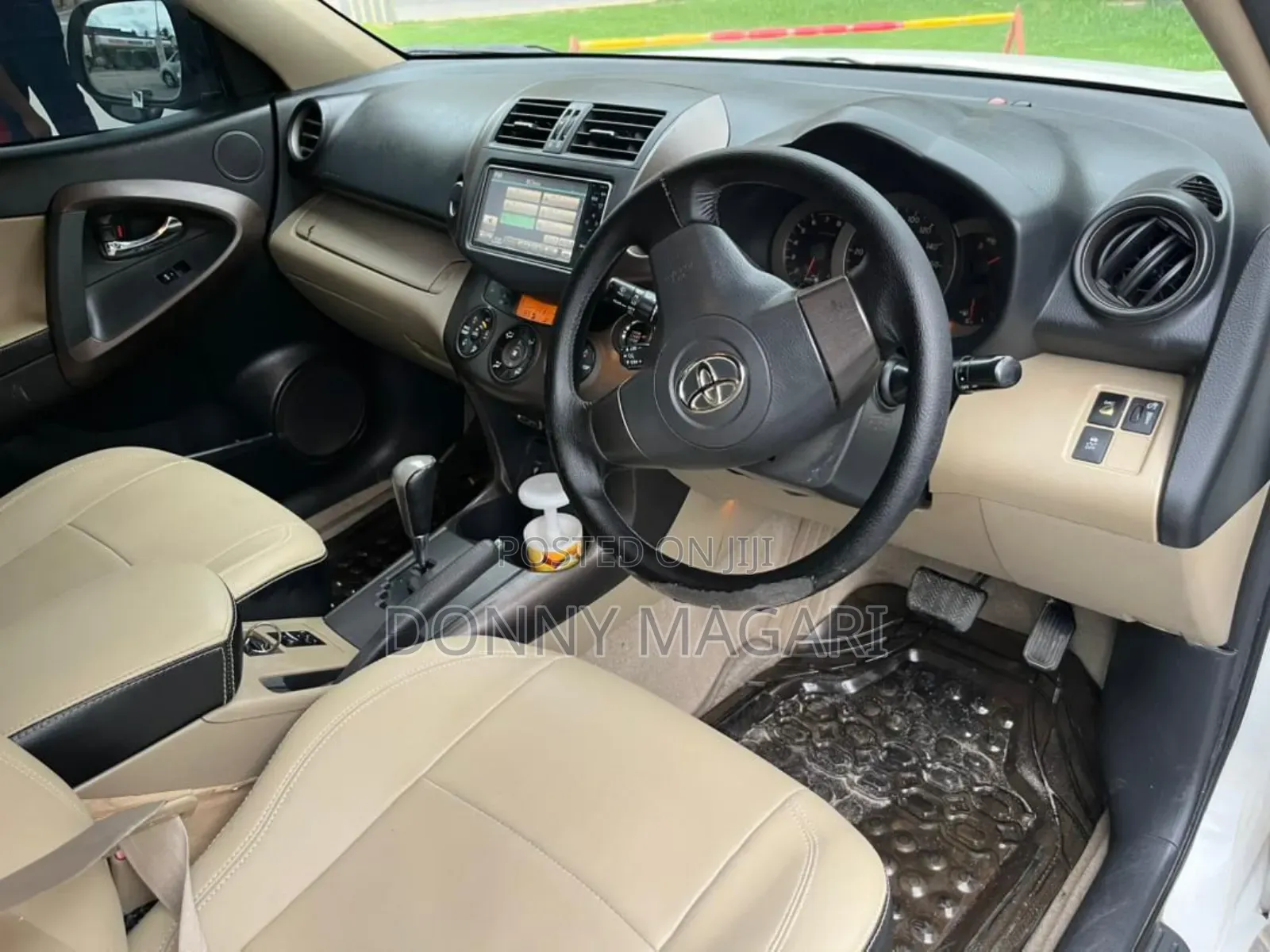 Toyota Vanguard 2009 White