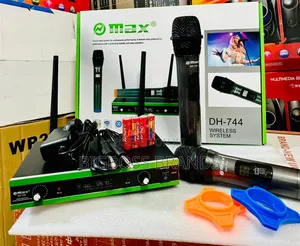 Omax Wireless Microphone {Dh 744}