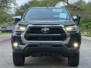 Toyota Hilux 2021 Black