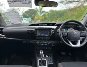 Toyota Hilux 2021 Black