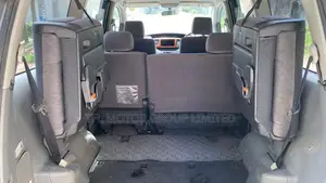Toyota Noah 2004 Silver