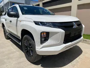 Mitsubishi Triton 2022 White