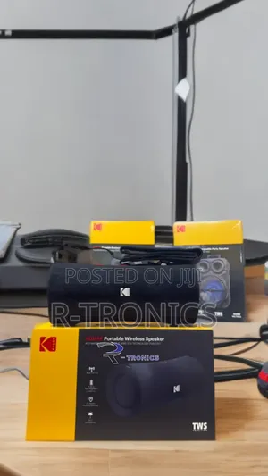 Kodak PWS-2257 Waterproof and Dustproof Portable Bluetooth Speaker