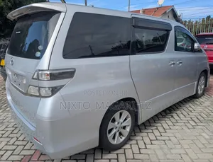 Toyota Vellfire 2008 Silver