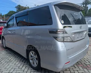 Toyota Vellfire 2008 Silver