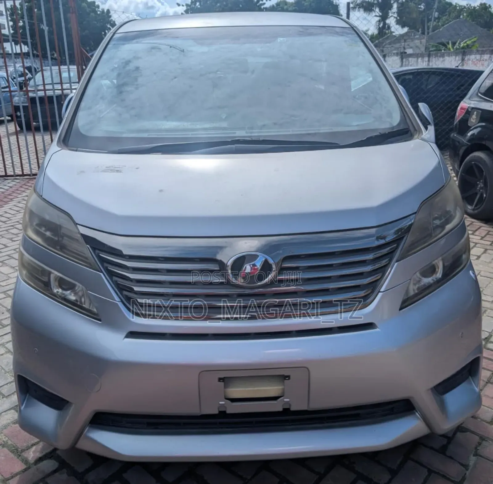 Toyota Vellfire 2008 Silver
